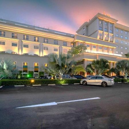 I Hotel Batam Нагоя Экстерьер фото