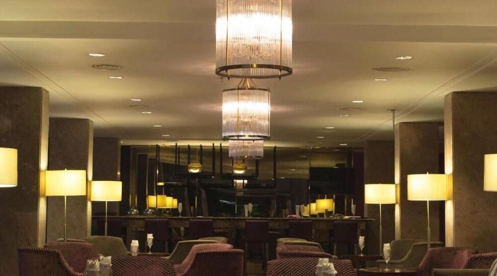 I Hotel Batam Нагоя Экстерьер фото