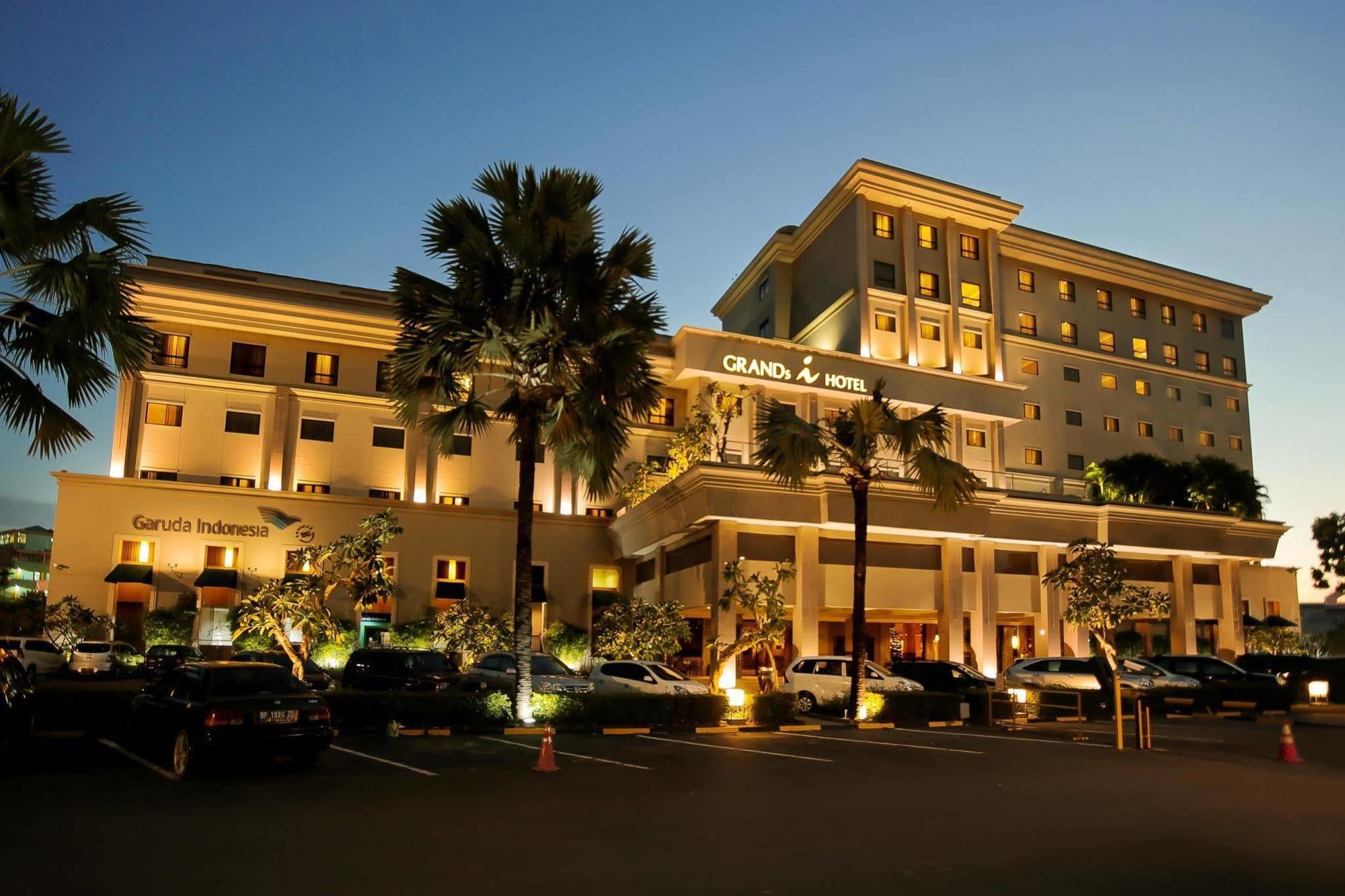 I Hotel Batam Нагоя Экстерьер фото