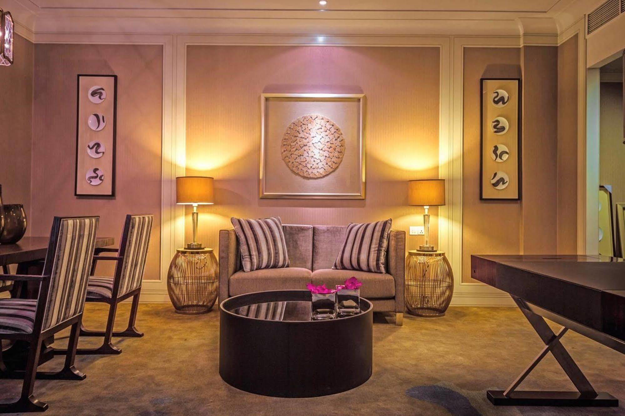 I Hotel Batam Нагоя Экстерьер фото