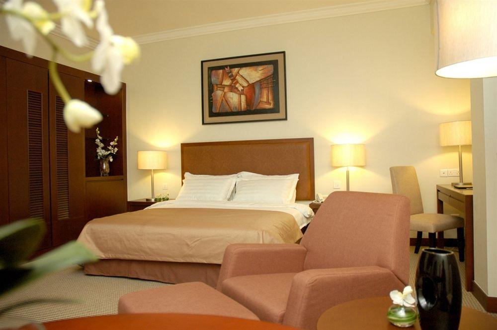 I Hotel Batam Нагоя Экстерьер фото