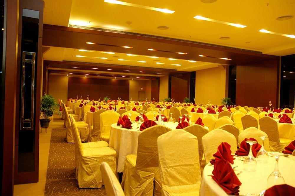 I Hotel Batam Нагоя Экстерьер фото